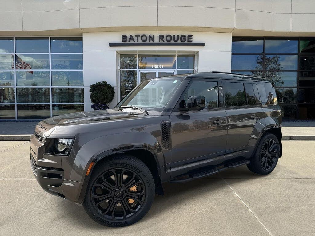 2026 Land Rover Defender 110 P635 OCTA AWD