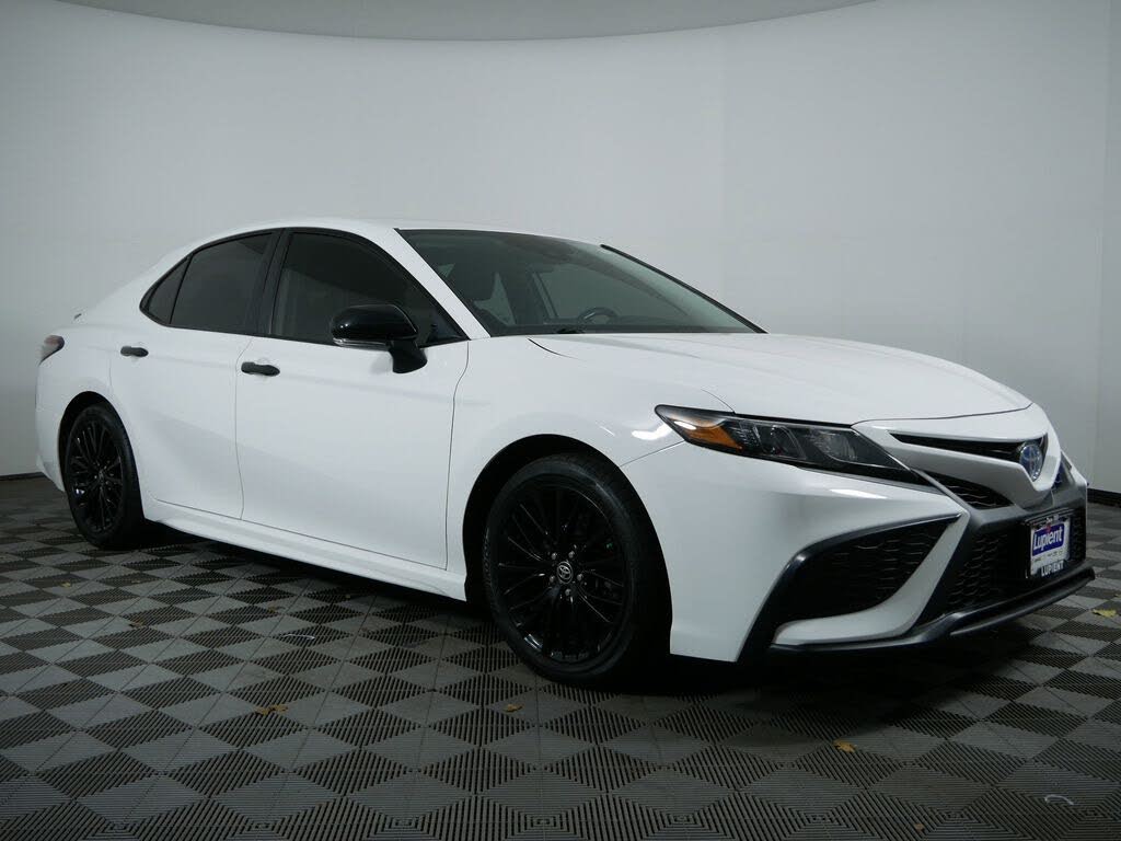 2022 Toyota Camry Hybrid SE Nightshade FWD