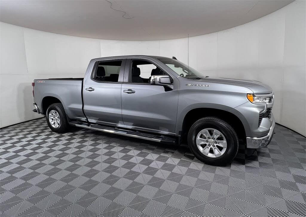 2024 Chevrolet Silverado 1500 LT Crew Cab 4WD