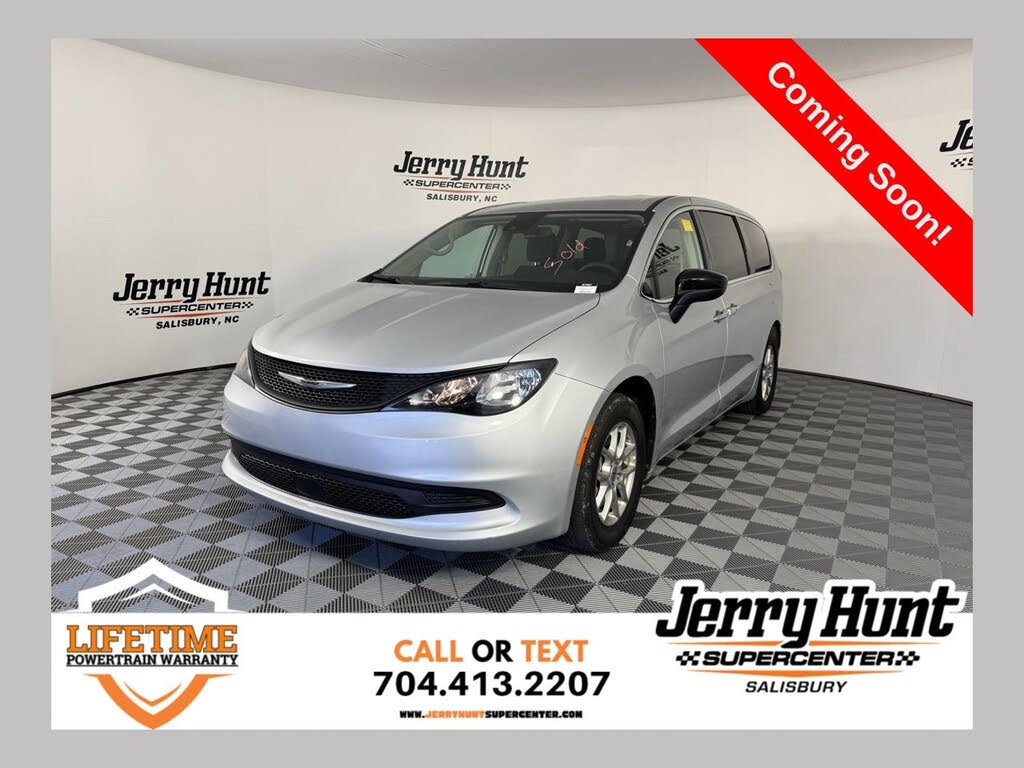 2024 Chrysler Voyager LX FWD