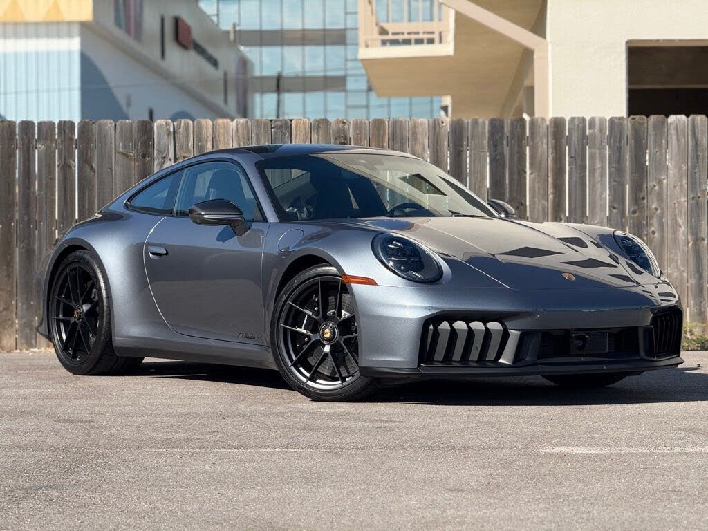 2025 Porsche 911 Carrera GTS Coupe RWD
