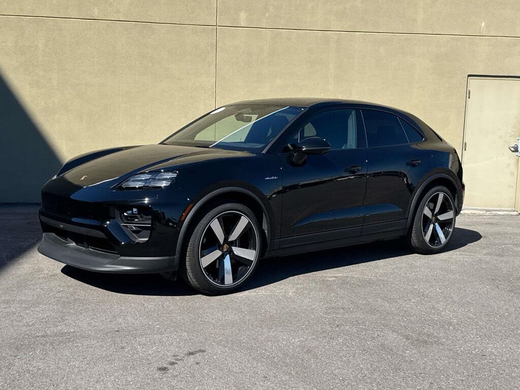 2025 Porsche Macan AWD