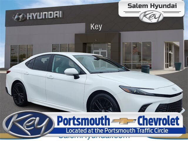 2025 Toyota Camry SE FWD