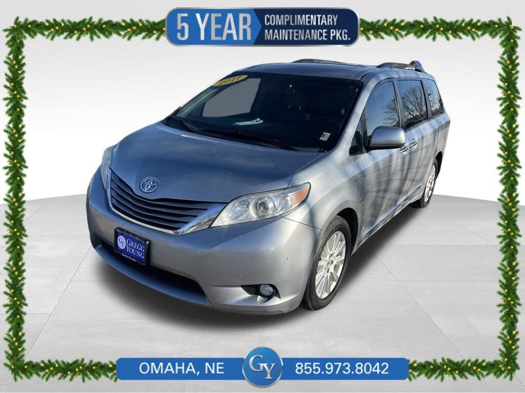 2017 Toyota Sienna XLE 7-Passenger AWD