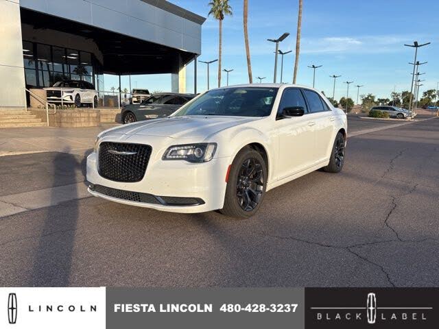 2019 Chrysler 300 Touring RWD