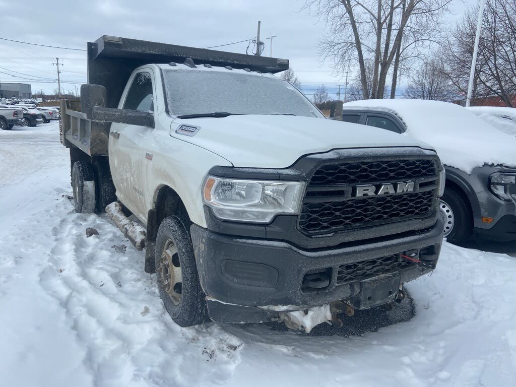 2022 RAM 3500 Chassis Tradesman Regular Cab DRW 4WD