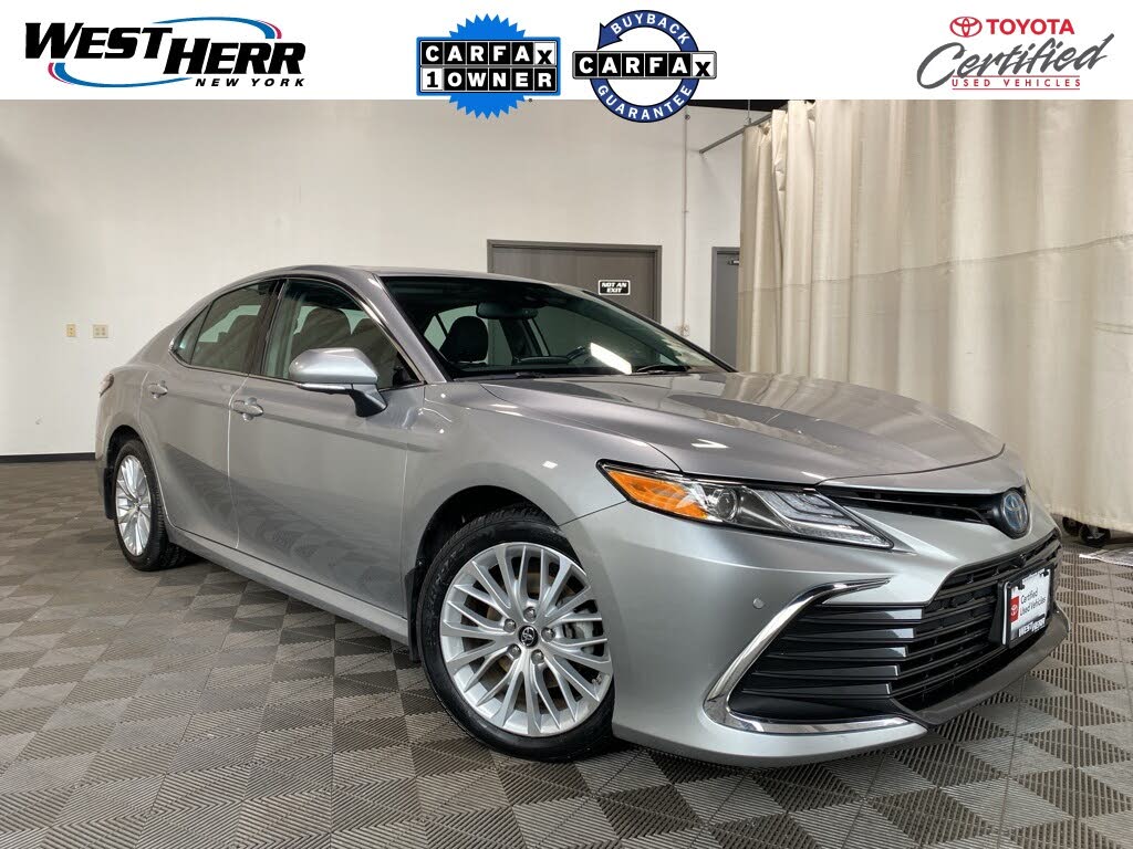 2022 Toyota Camry Hybrid XLE FWD