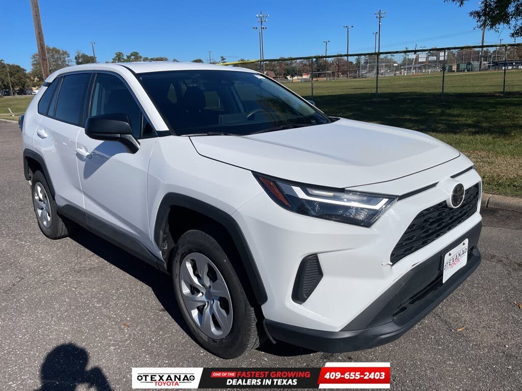 2024 Toyota RAV4 LE FWD