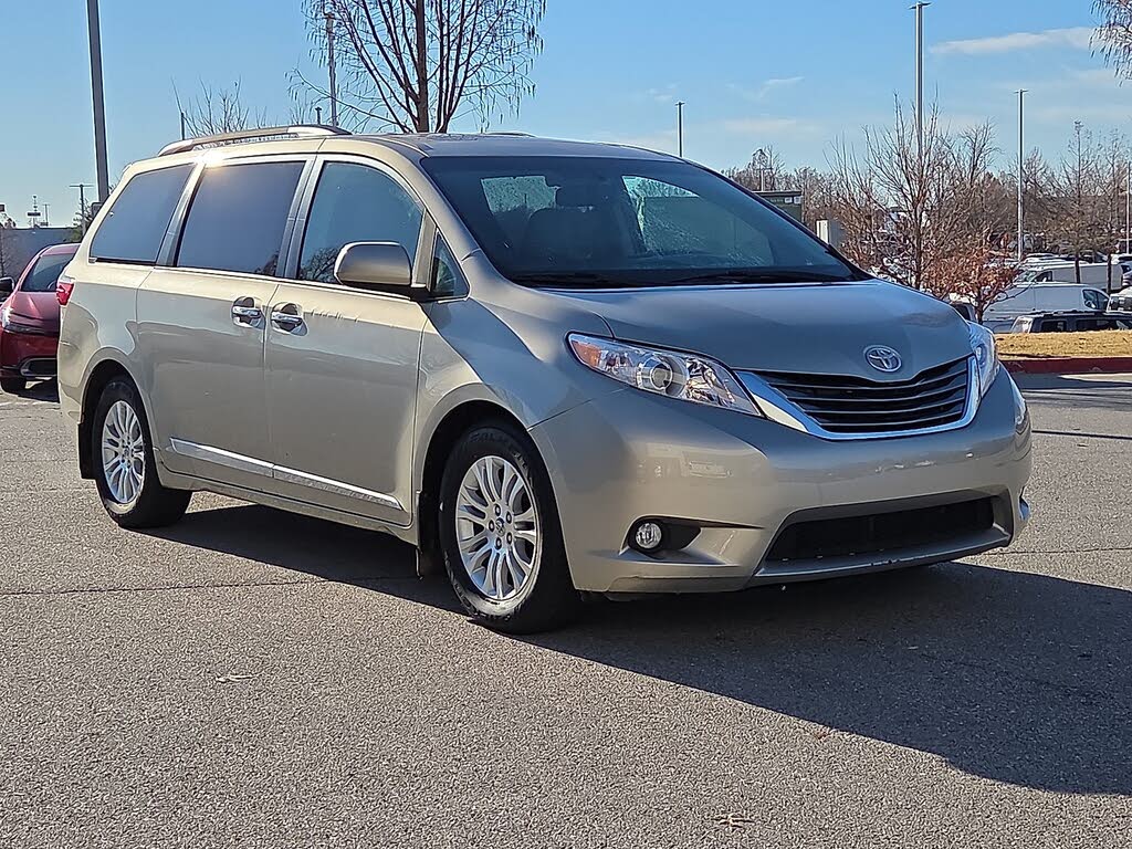 2015 Toyota Sienna XLE Premium 8-Passenger