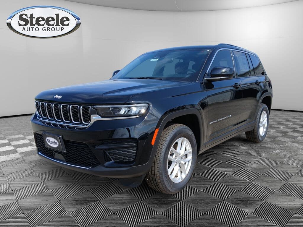 2024 Jeep Grand Cherokee Laredo RWD