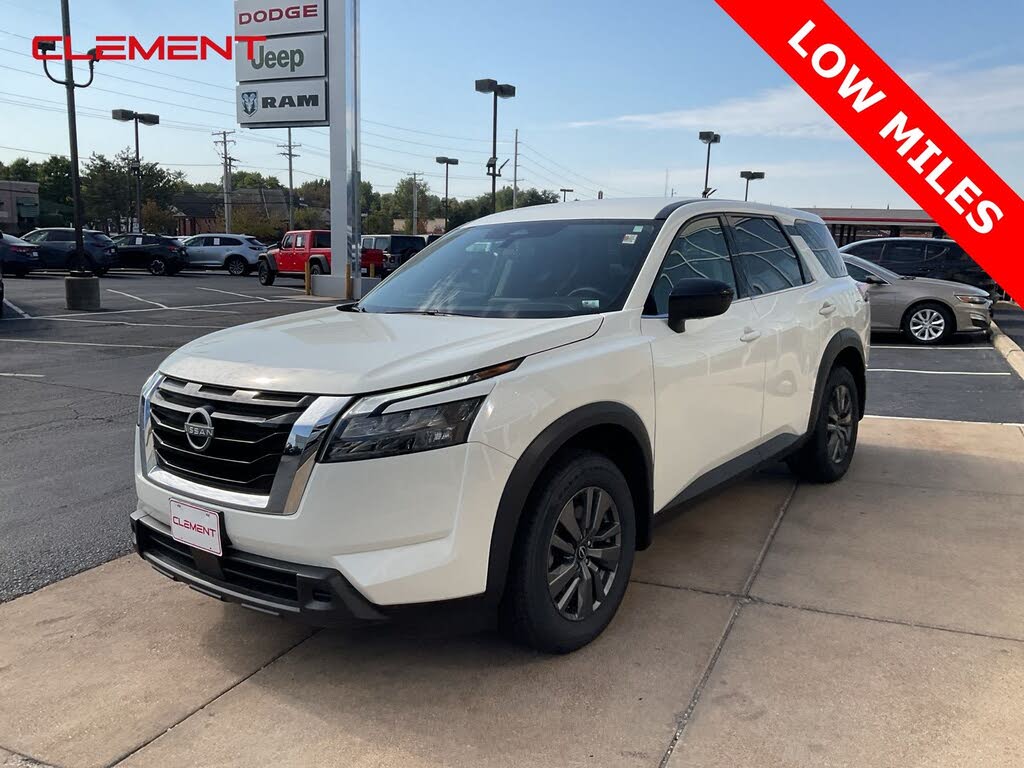 2024 Nissan Pathfinder S 4WD