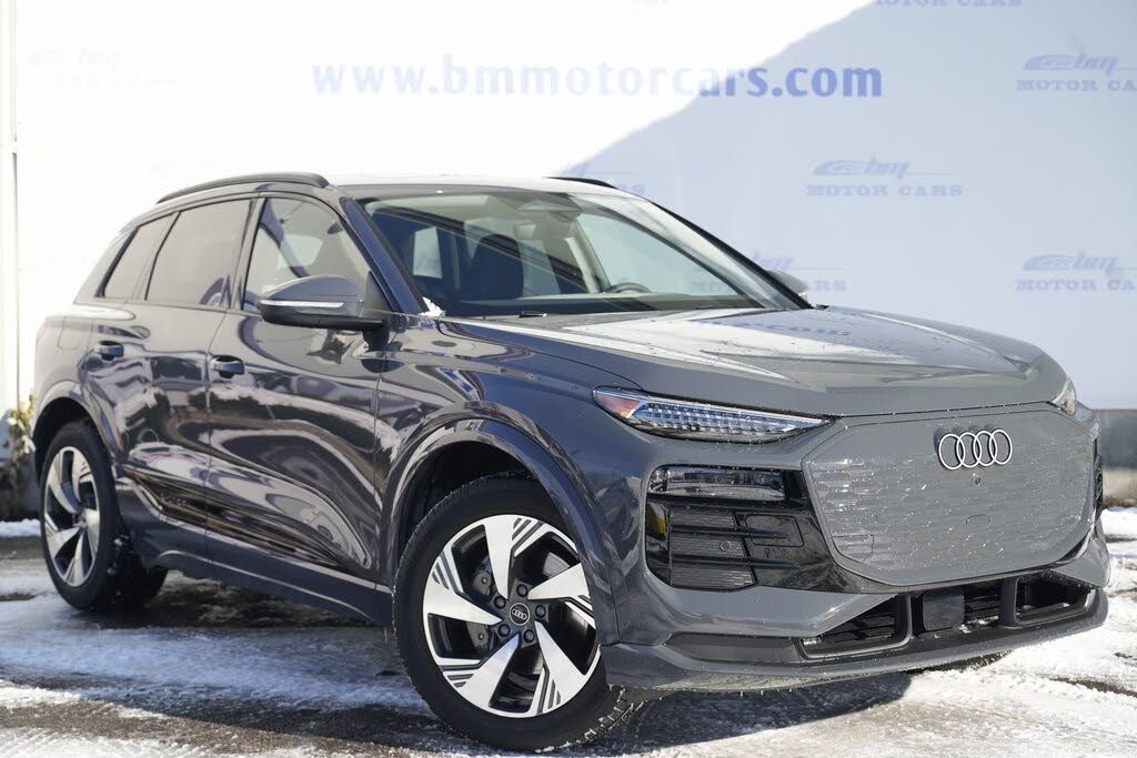 2025 Audi Q6 e-tron quattro Premium Plus