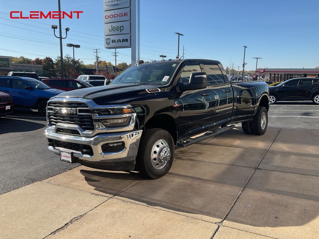 2026 RAM 3500 Tradesman Crew Cab LB DRW 4WD