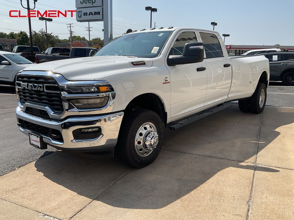 2026 RAM 3500 Tradesman Crew Cab LB DRW 4WD