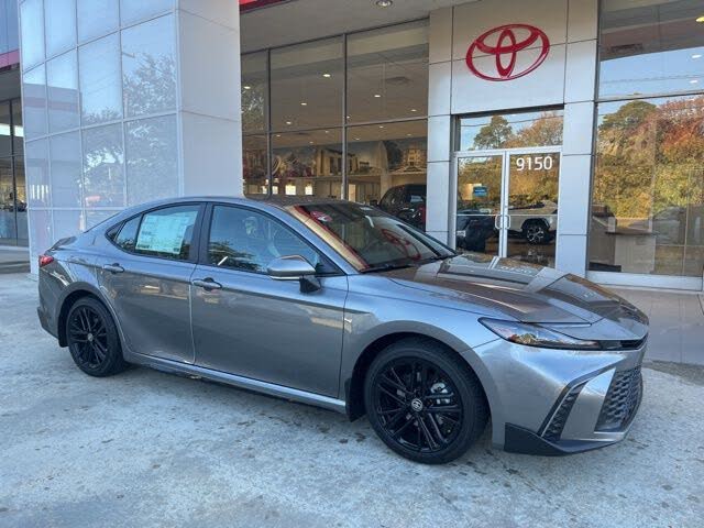 2026 Toyota Camry SE FWD