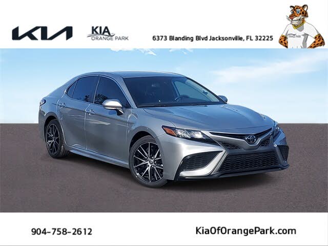2022 Toyota Camry SE AWD