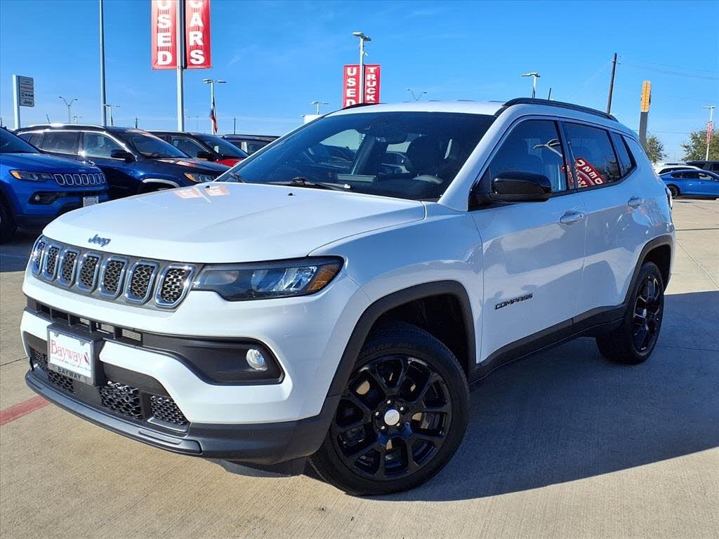 2023 Jeep Compass Latitude Lux 4WD