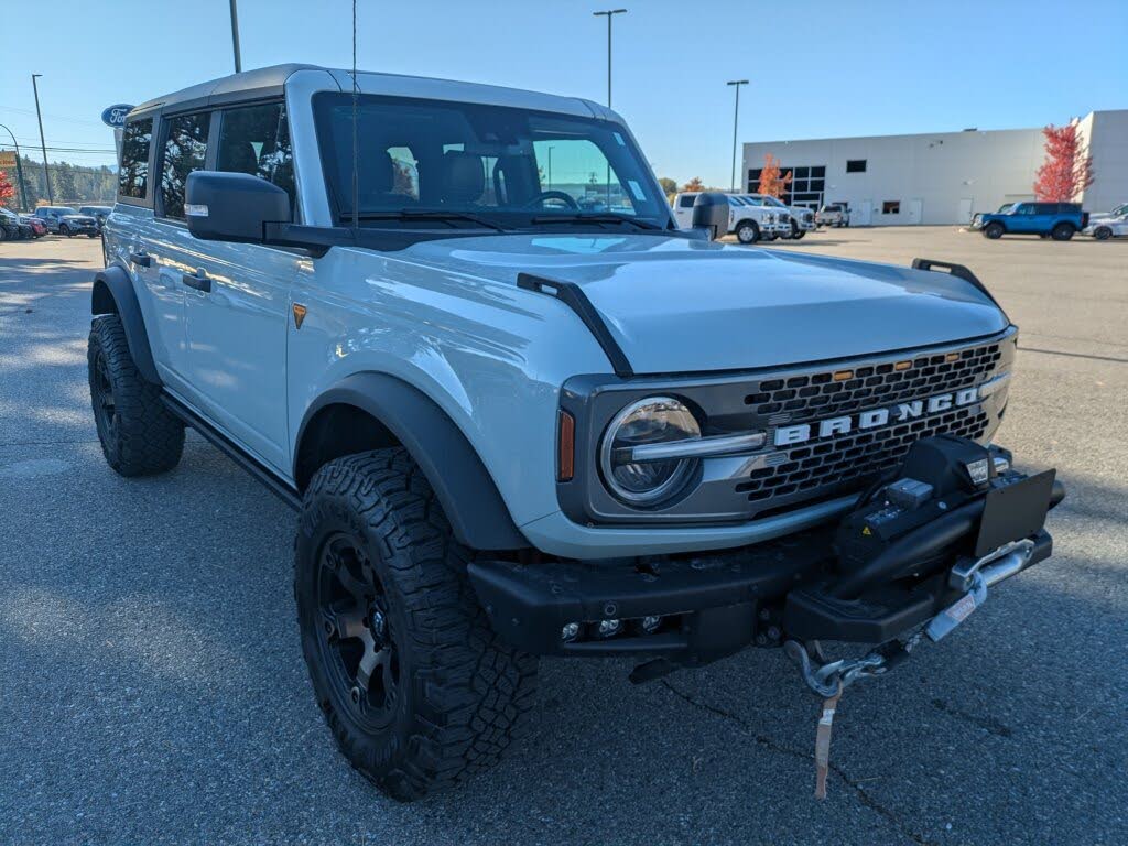 Ford Bronco Badlands 4-Door 4WD 2024
