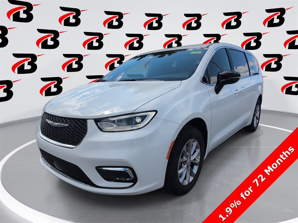 2026 Chrysler Pacifica Select AWD