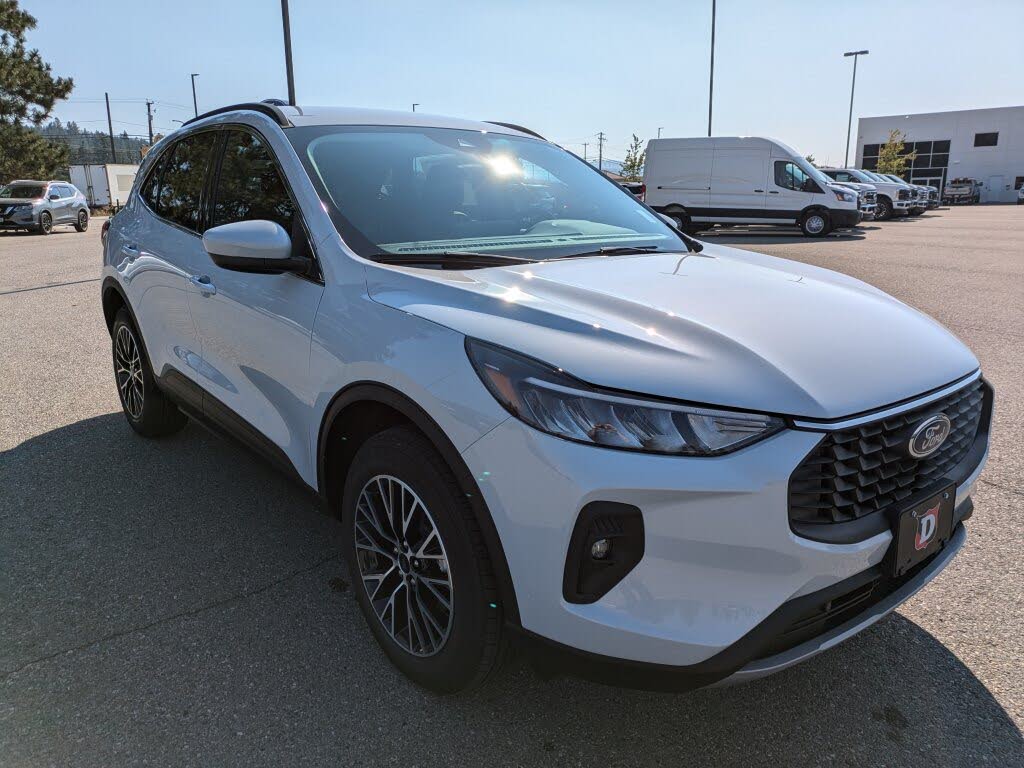 2026 Ford Escape Hybrid Plug-in FWD