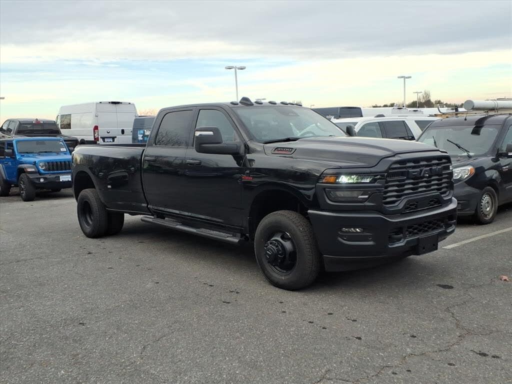 2026 RAM 3500 Tradesman Crew Cab LB DRW 4WD
