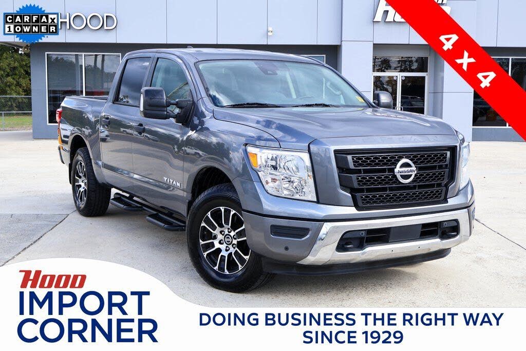 2022 Nissan Titan SV Crew Cab 4WD