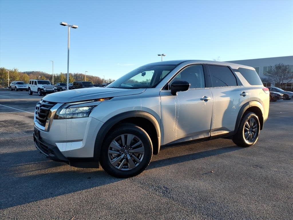 2024 Nissan Pathfinder S 4WD
