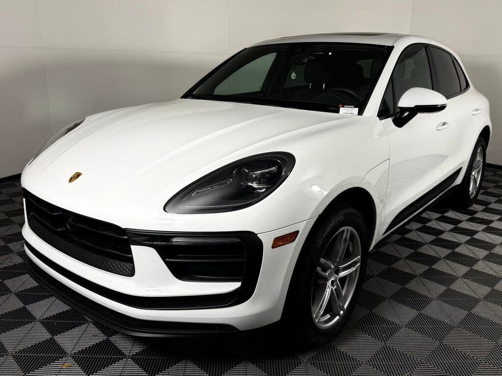 2025 Porsche Macan AWD