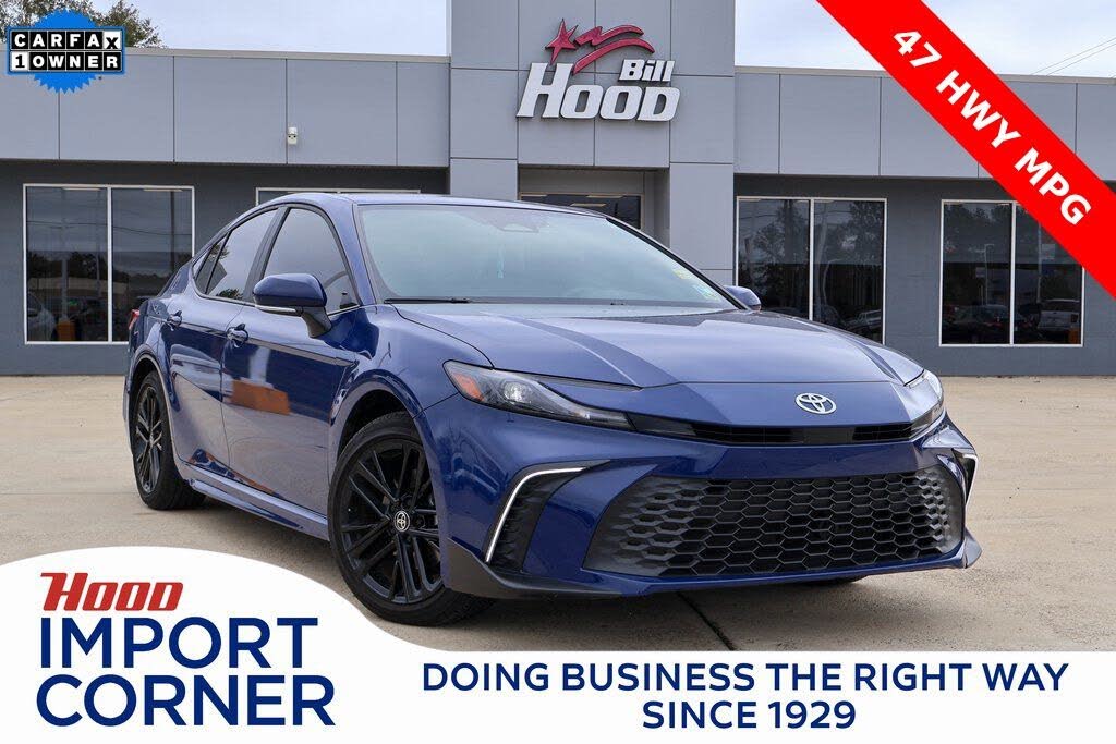 2025 Toyota Camry SE FWD