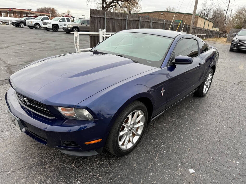 2011 Ford Mustang V6 Premium Coupe RWD