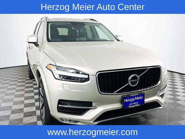 2016 Volvo XC90 T6 Momentum AWD