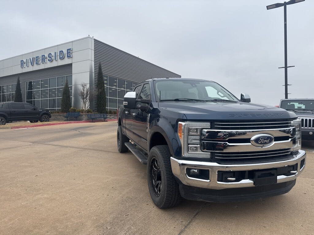 2017 Ford F-350 Super Duty Lariat Crew Cab 4WD