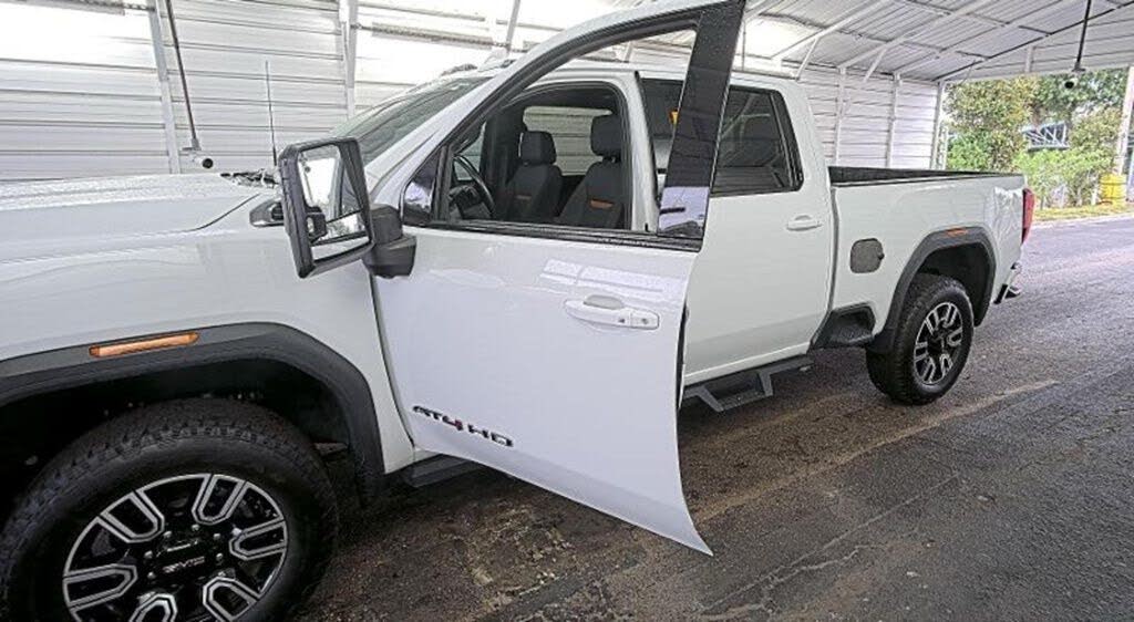 2022 GMC Sierra 2500HD AT4 Crew Cab 4WD