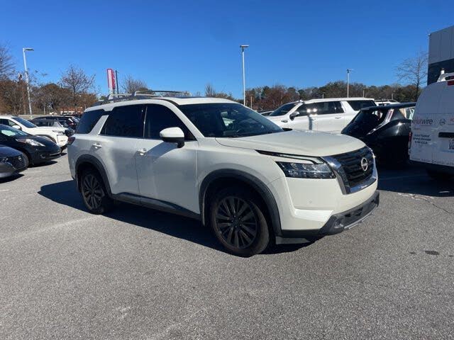 2022 Nissan Pathfinder SL FWD