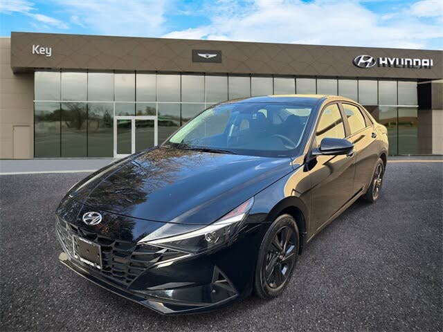 2023 Hyundai Elantra SEL FWD