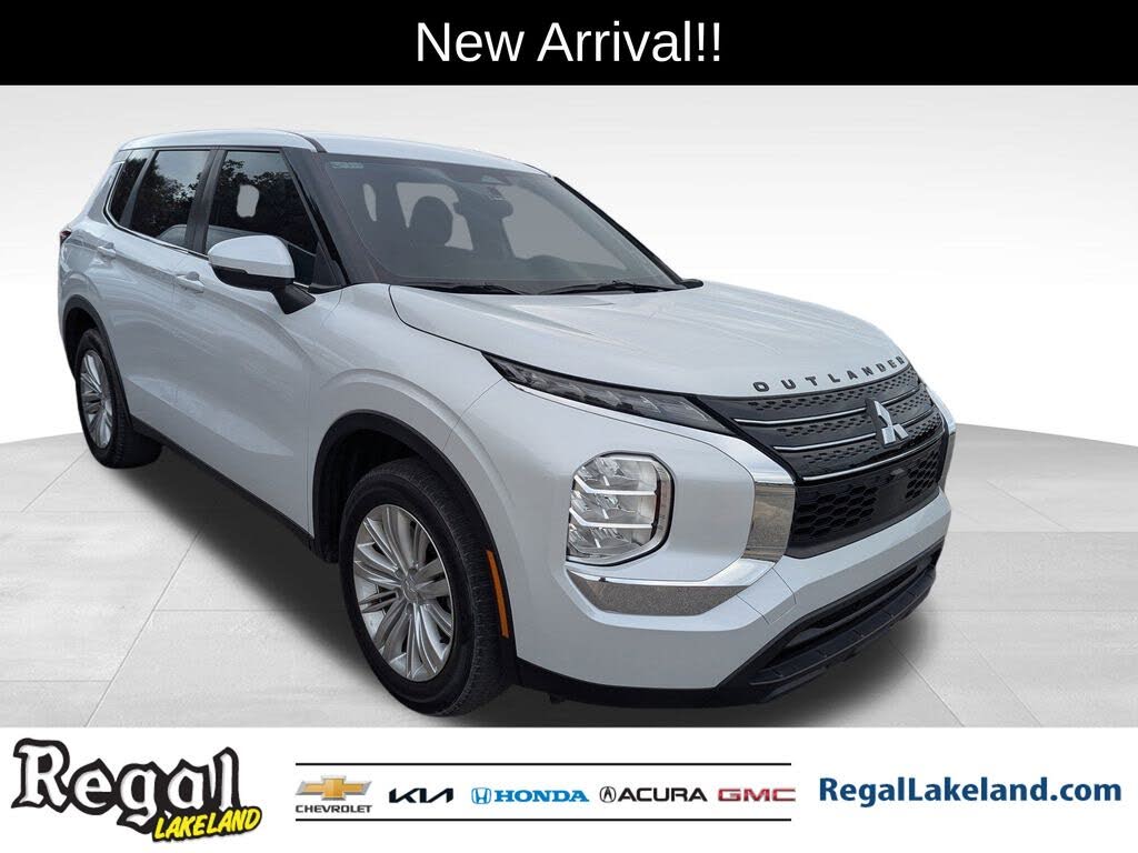 2023 Mitsubishi Outlander ES FWD