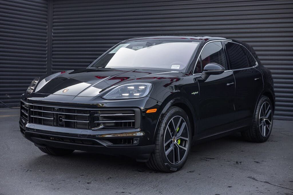 2025 Porsche Cayenne AWD