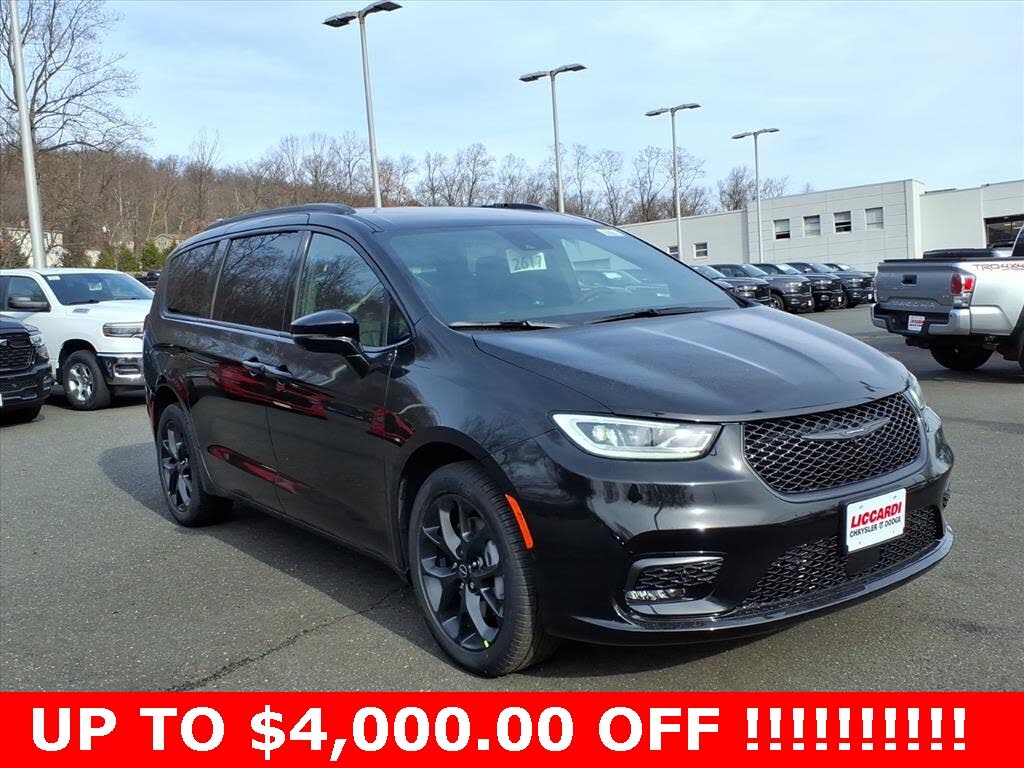 2026 Chrysler Pacifica Select AWD