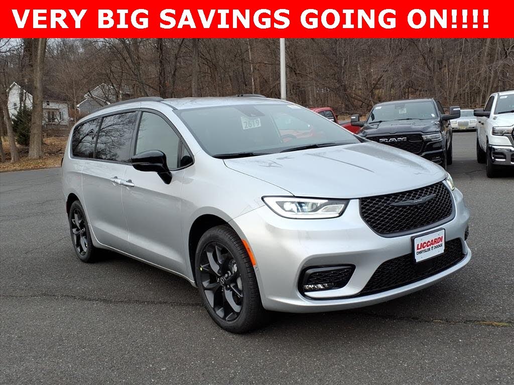 2026 Chrysler Pacifica Select AWD