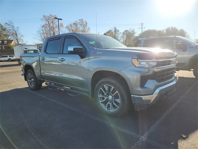 2023 Chevrolet Silverado 1500 LT Crew Cab 4WD