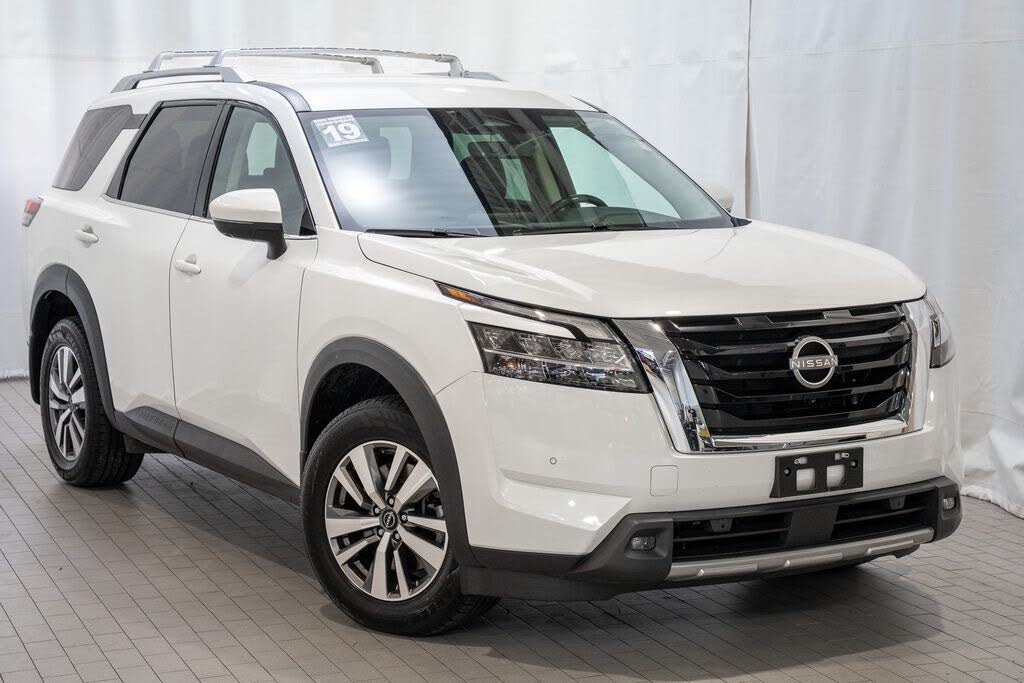 2023 Nissan Pathfinder SL 4WD