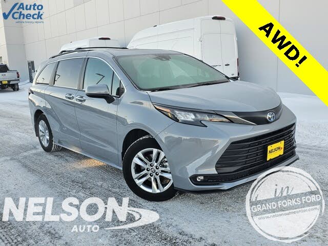 2023 Toyota Sienna Woodland Edition 7-Passenger AWD