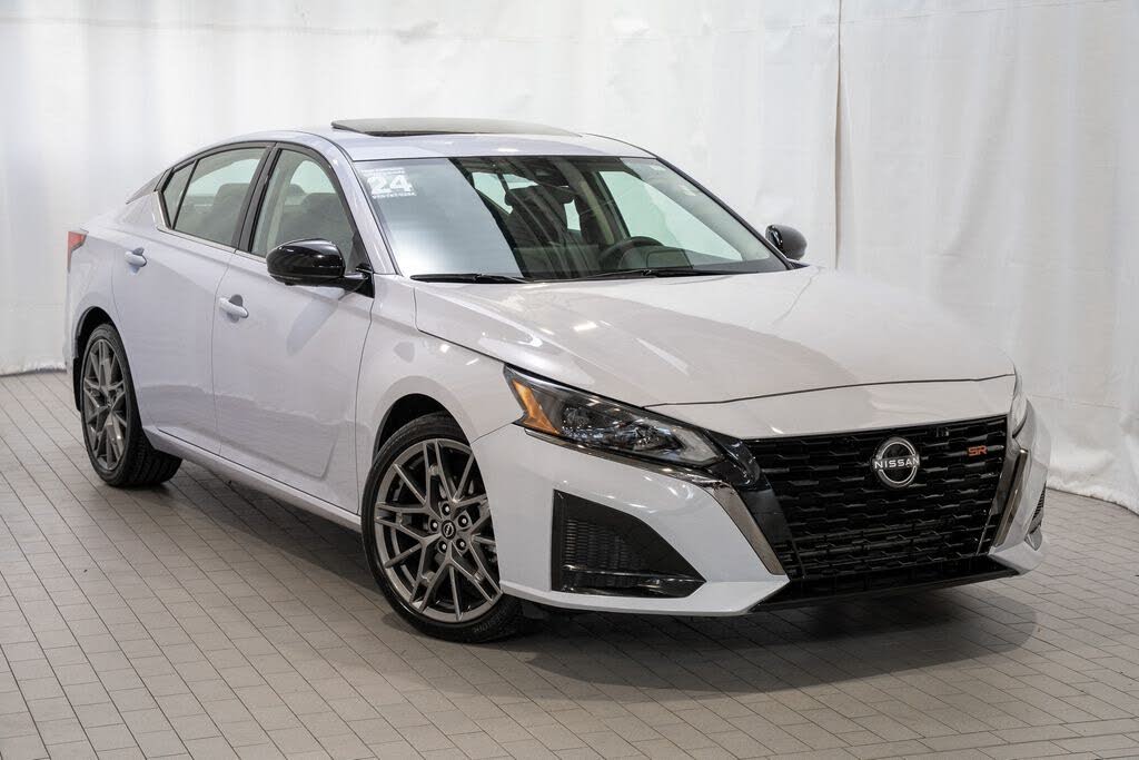 2024 Nissan Altima 2.0 SR FWD
