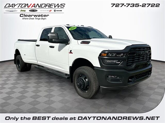 2025 RAM 3500 Tradesman Crew Cab LB DRW 4WD