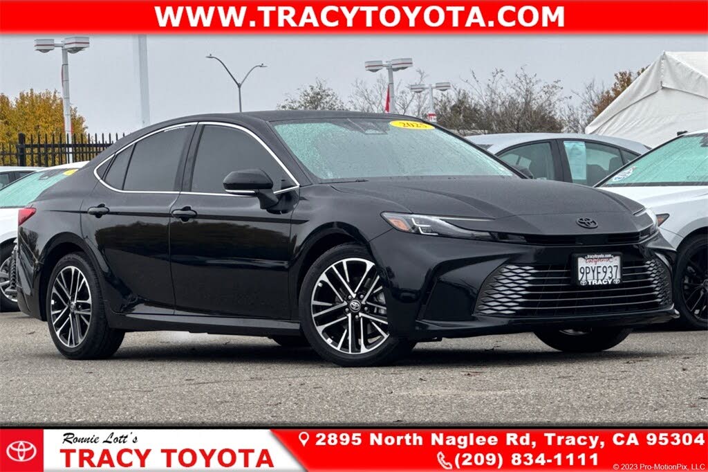 2025 Toyota Camry XLE FWD