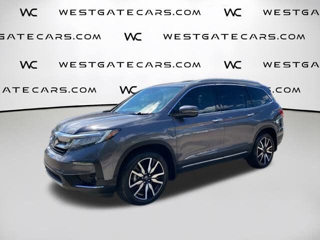 2021 Honda Pilot Touring AWD with Rear Captains Chairs