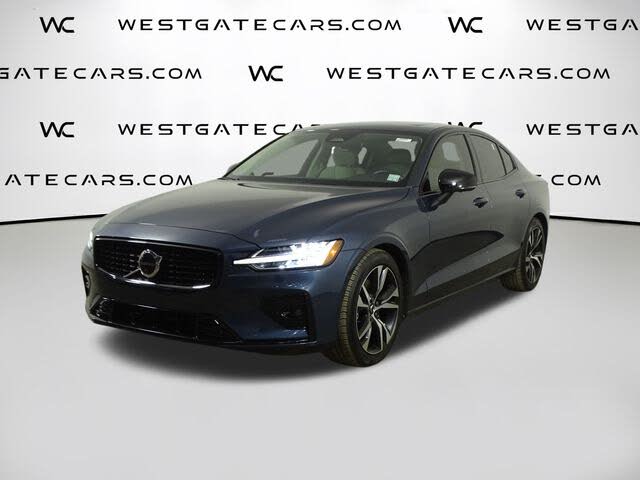 2023 Volvo S60 B5 Plus Dark Theme FWD
