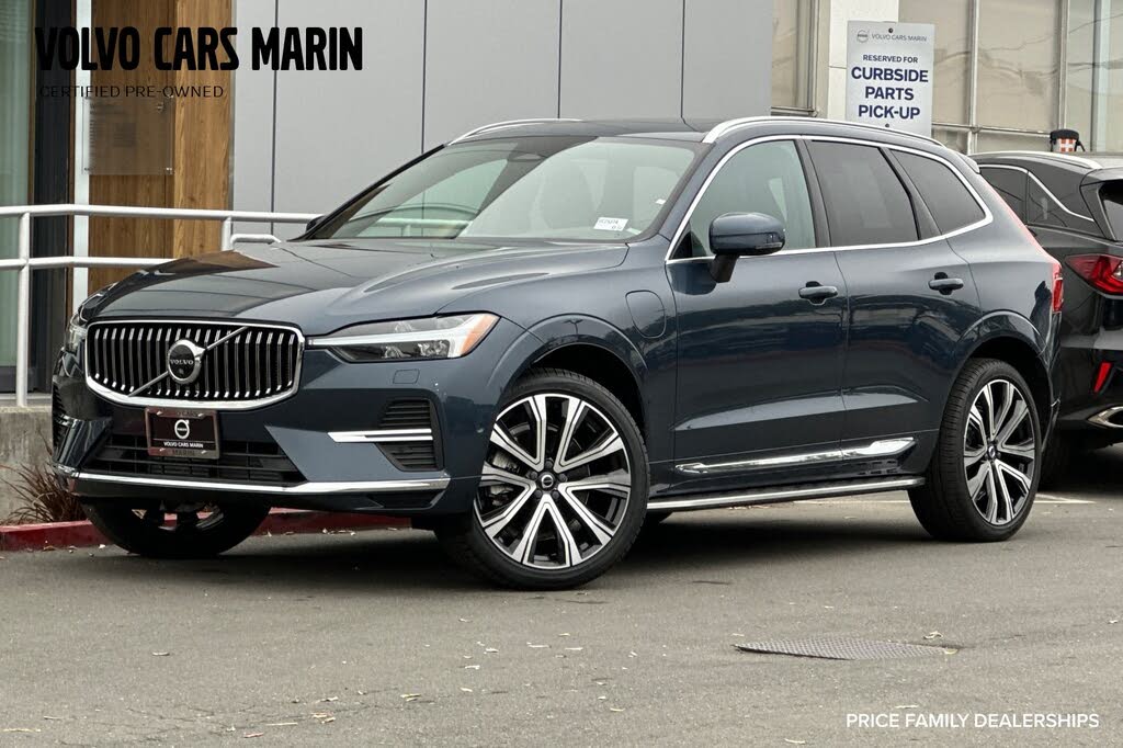 2023 Volvo XC60 Recharge T8 Ultimate Bright Theme eAWD