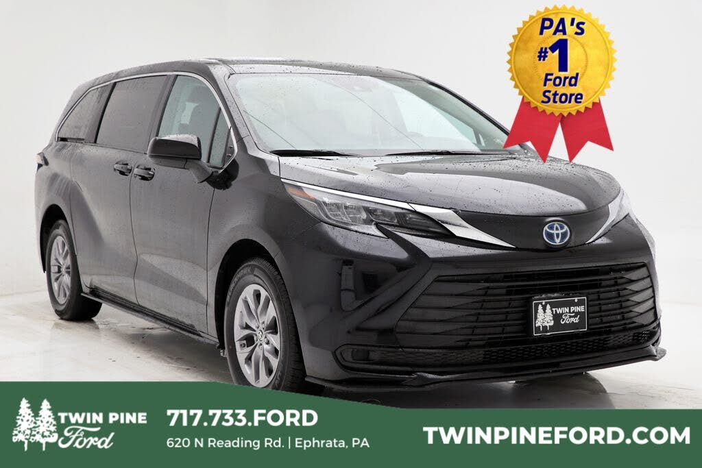 2024 Toyota Sienna LE 8-Passenger FWD