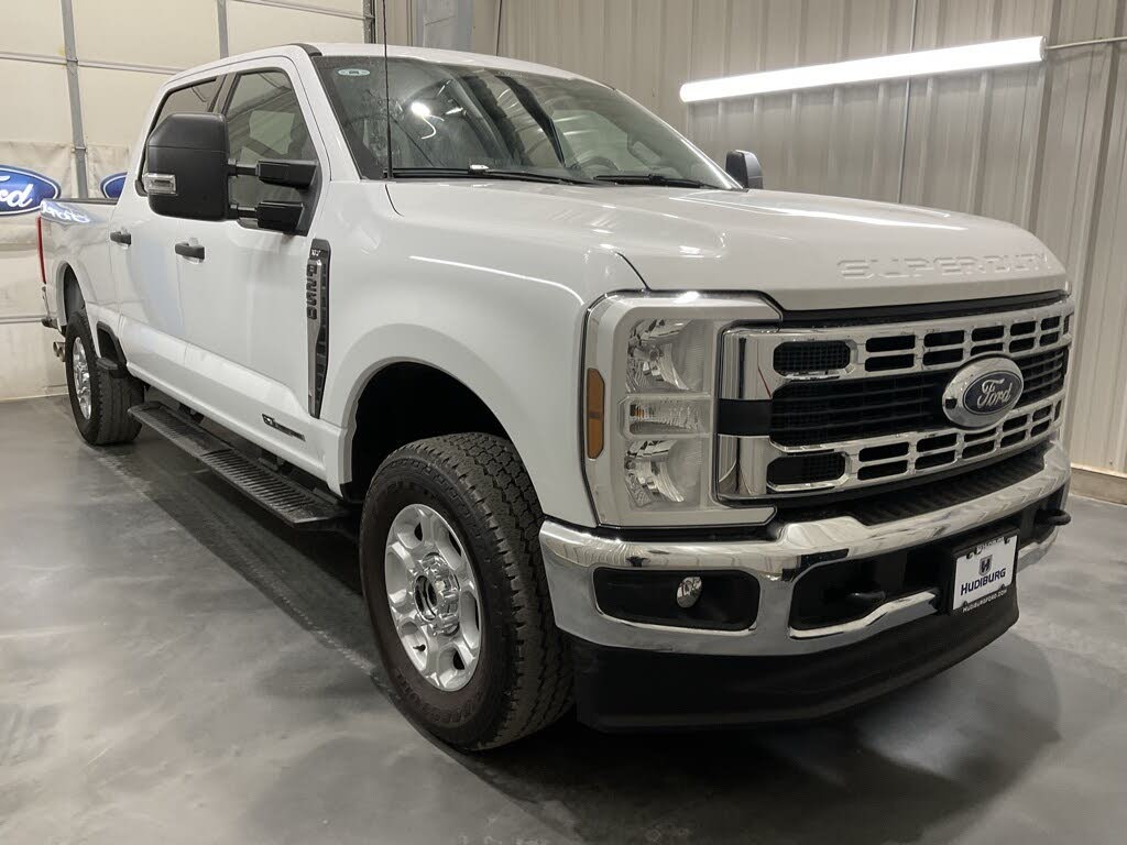 2025 Ford F-250 Super Duty XLT Crew Cab 4WD